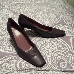Bandolino Leather Elegant Women's Purple Heels Sz 7.5